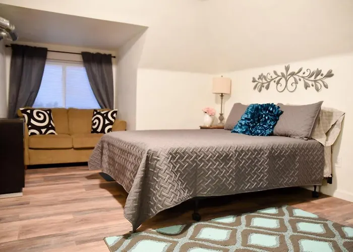 Apartment Unwind In A Bright Comfortable For 3 Pittsburgh