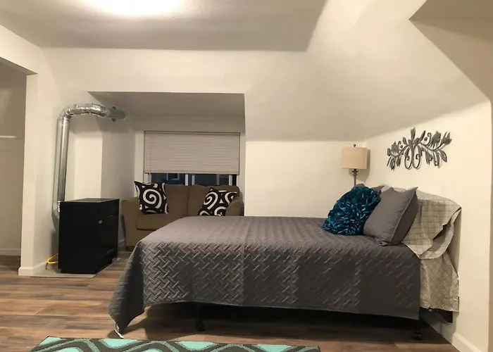 Apartment Unwind In A Bright Comfortable For 3
